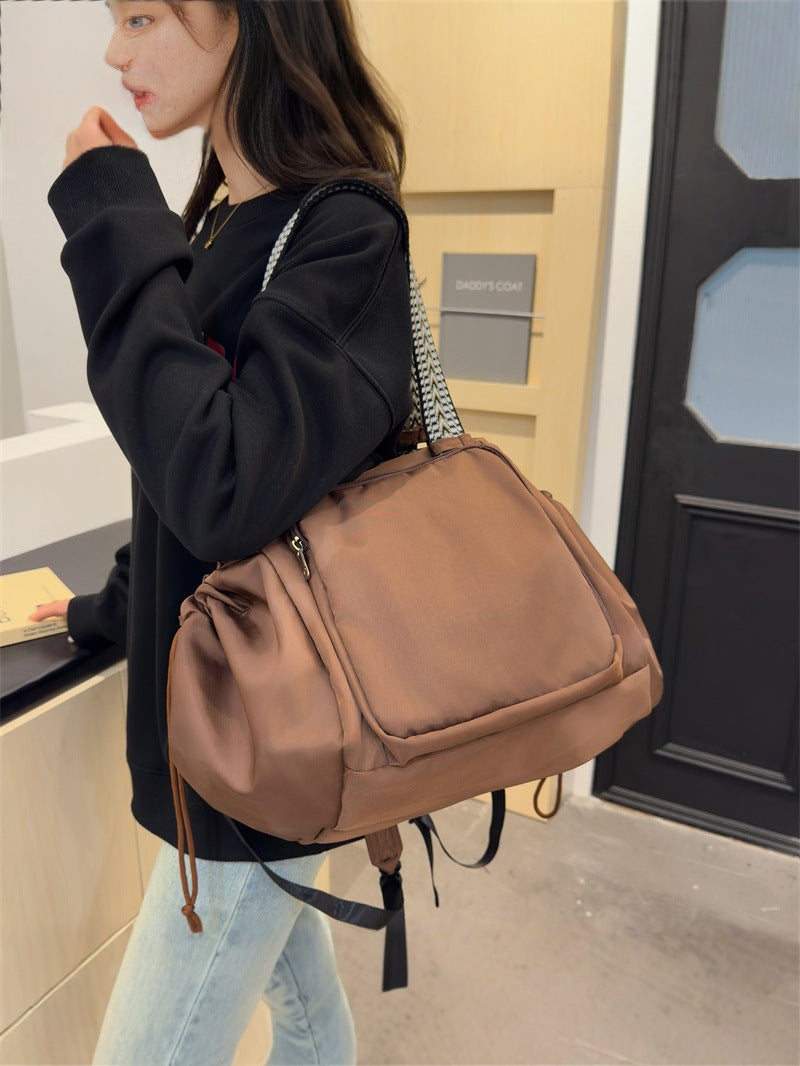 Zipper pocket detail